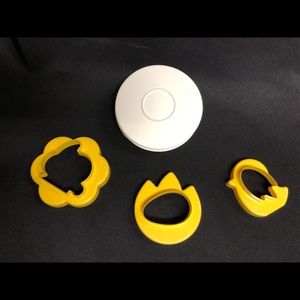 NWOT Tupperware 3 pc Easter Cookie Cutters w/ Case